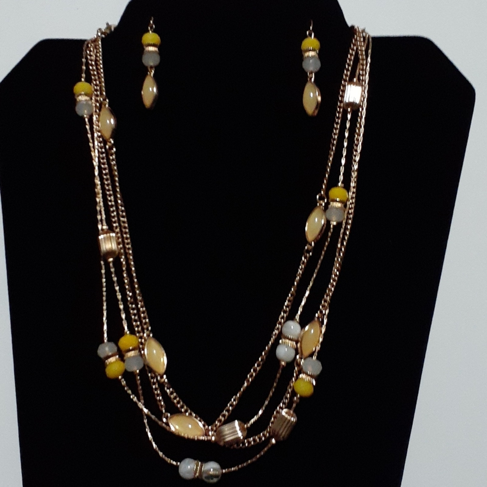 Christopher Banks Necklace 21$